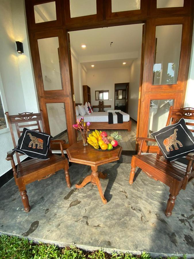 Ocean Breeze Villa Matara Exterior foto